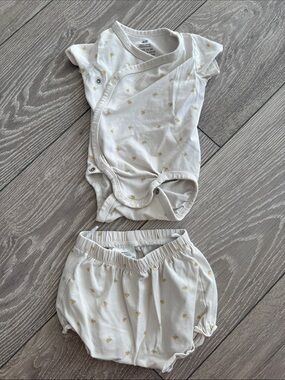 H&M White Bodysuit and Bloomers Set with Yellow Pineapple Print